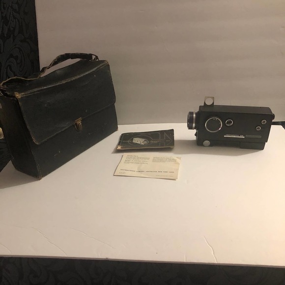 Kodak Vintage Movie Camera - Picture 1 of 5